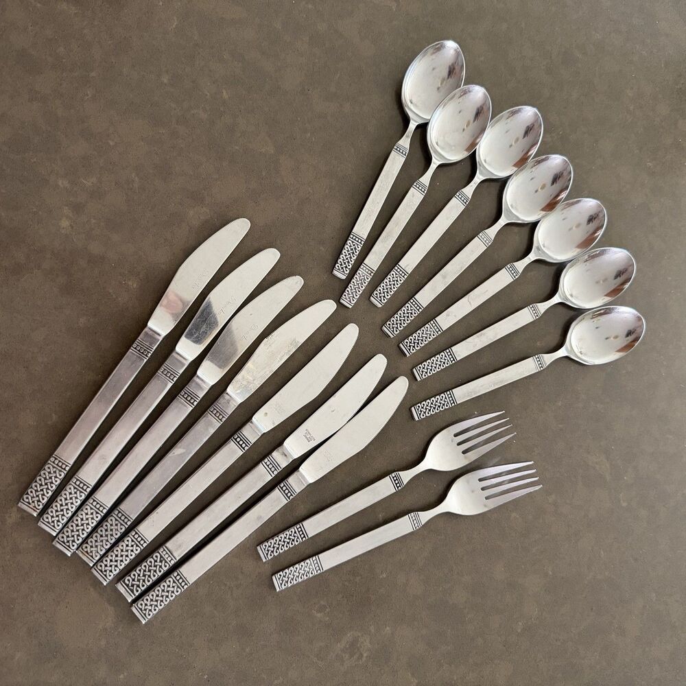 Danika Celtic Knot Stainless Steel Flatware 16-Pieces Knife Fork Spoon Japan